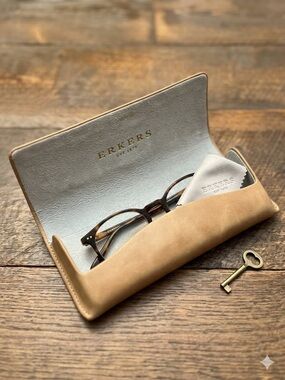Erkers 1879 Folding Magnetic Triangle Eyeglass Case Tan Luxury Eyewear EUC 👓